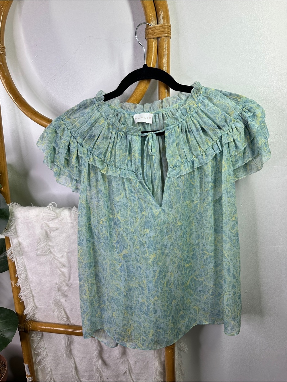 Karlie Blue Flutter Sleeve Blouse sz M